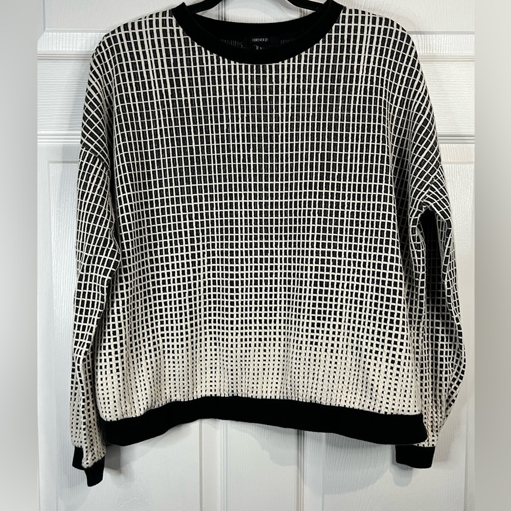 Forever 21 women’s black/white checkered top - Size Medium